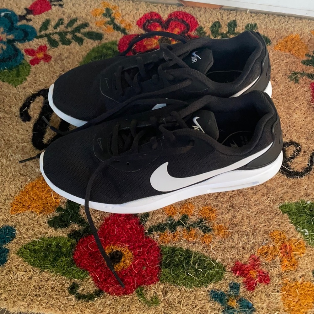 Black Nike Women’s Shoes